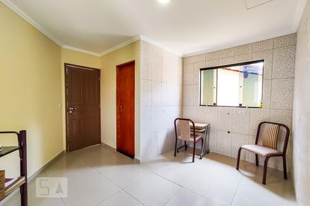Cozinha de casa para alugar com 1 quarto, 32m² em Jardim Maria Rosa, Taboão da Serra