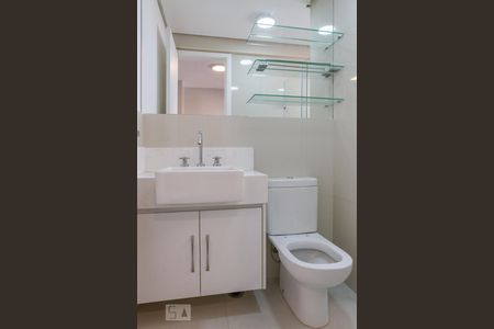 Apartamento à venda com 80m², 2 quartos e 2 vagasBanheiro da Suíte 1