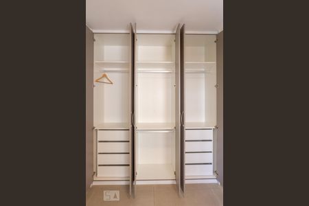 Apartamento à venda com 80m², 2 quartos e 2 vagasSuíte 2