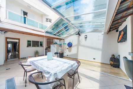 Casa à venda com 190m², 4 quartos e 4 vagasQuintal