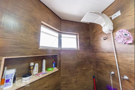 Casa à venda com 190m², 4 quartos e 4 vagasChuveiro