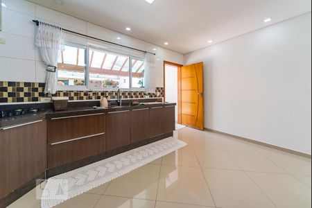 Casa à venda com 190m², 4 quartos e 4 vagasCopa e cozinha 