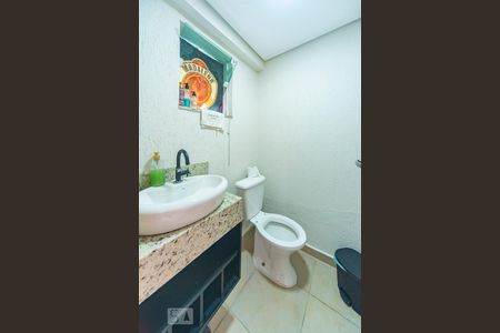 Casa à venda com 190m², 4 quartos e 4 vagasBanheiro da Área Gourmet