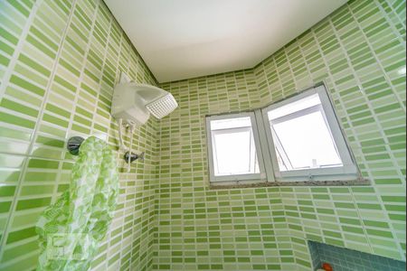 Casa à venda com 190m², 4 quartos e 4 vagasChuveiro