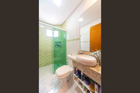 Banheiro  de casa à venda com 4 quartos, 190m² em Vila Alpina, Santo André