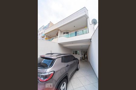 Casa à venda com 190m², 4 quartos e 4 vagasGaragem e Fachada