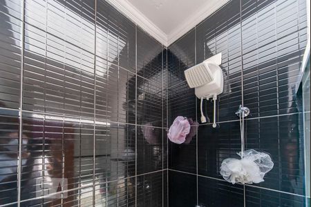 Casa à venda com 190m², 4 quartos e 4 vagasChuveiro