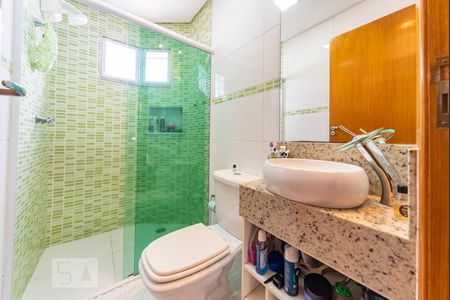 Banheiro  de casa à venda com 4 quartos, 190m² em Vila Alpina, Santo André