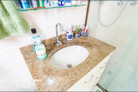 Apartamento à venda com 71m², 3 quartos e 2 vagasBanheiro da Suíte