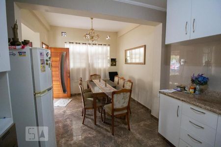 Casa para alugar com 140m², 3 quartos e 5 vagasCozinha