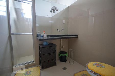 Casa para alugar com 140m², 3 quartos e 5 vagasBanheiro 