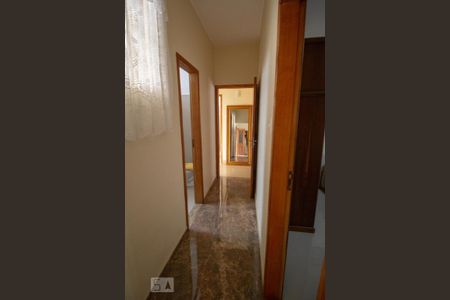 Casa para alugar com 140m², 3 quartos e 5 vagasCorredor