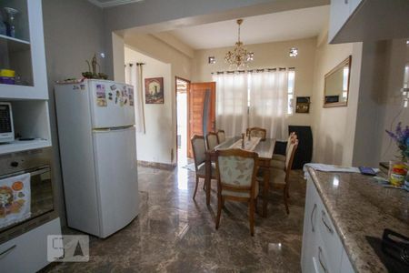 Casa para alugar com 140m², 3 quartos e 5 vagasCozinha