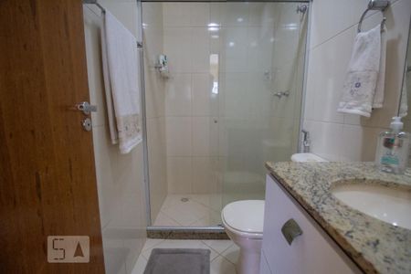 Apartamento à venda com 81m², 2 quartos e 1 vagaBanheiro Social