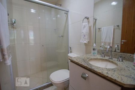 Apartamento à venda com 81m², 2 quartos e 1 vagaBanheiro Social