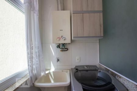 Apartamento à venda com 81m², 2 quartos e 1 vagaÁrea de Serviço