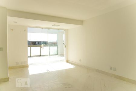 Sala de apartamento para alugar com 3 quartos, 160m² em Barra da Tijuca, Rio de Janeiro