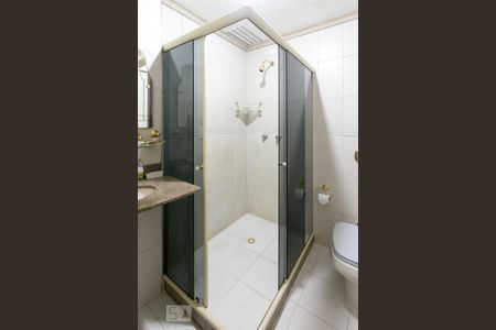 Apartamento à venda com 98m², 2 quartos e 2 vagas Apartamento à venda com 98m², 2 quartos e 2 vagasBanheiro da Suíte