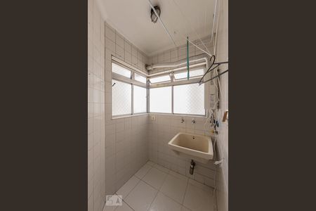 Apartamento à venda com 68m², 3 quartos e 1 vagaÁrea de Serviço