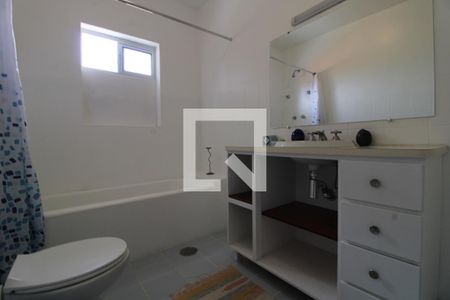 Casa à venda com 300m², 5 quartos e 6 vagasBanheiro