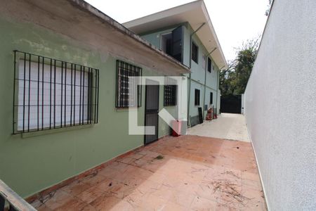 Casa à venda com 300m², 5 quartos e 6 vagasQuintal lateral