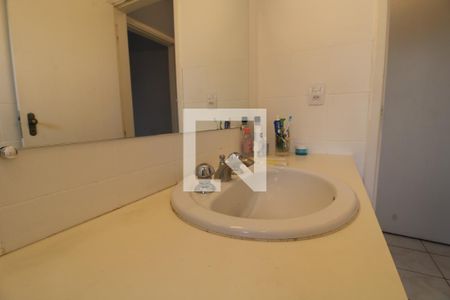 Casa à venda com 300m², 5 quartos e 6 vagasPia banheiro da suíte