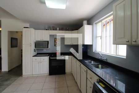 Casa à venda com 300m², 5 quartos e 6 vagasCozinha