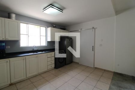 Casa à venda com 300m², 5 quartos e 6 vagasCozinha