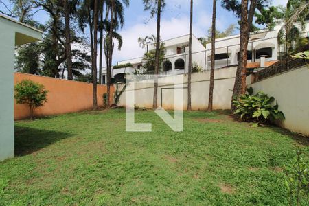 Casa à venda com 300m², 5 quartos e 6 vagasÁrea fundos da casa