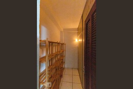 Casa para alugar com 80m², 1 quarto e 2 vagasDispensa