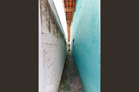 Casa para alugar com 80m², 1 quarto e 2 vagasCorredor de Acesso a Entrada