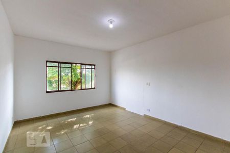 Casa para alugar com 80m², 1 quarto e 2 vagasQuarto