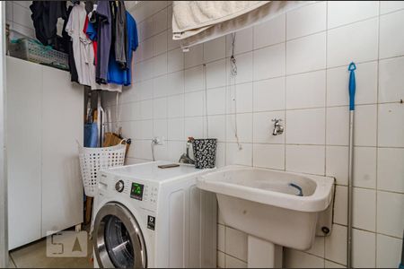 Casa à venda com 174m², 2 quartos e 2 vagas Casa à venda com 174m², 2 quartos e 2 vagasÁrea de serviço