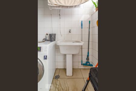 Casa à venda com 174m², 2 quartos e 2 vagas Casa à venda com 174m², 2 quartos e 2 vagasÁrea de serviço