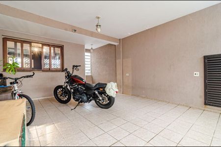 Casa à venda com 174m², 2 quartos e 2 vagas Casa à venda com 174m², 2 quartos e 2 vagasGaragem