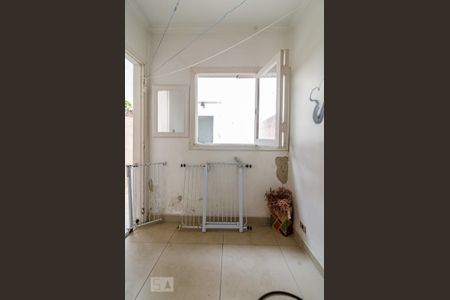 Casa à venda com 174m², 2 quartos e 2 vagas Casa à venda com 174m², 2 quartos e 2 vagasQuarto de serviço