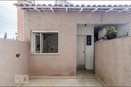 Casa à venda com 174m², 2 quartos e 2 vagas Casa à venda com 174m², 2 quartos e 2 vagasQuintal