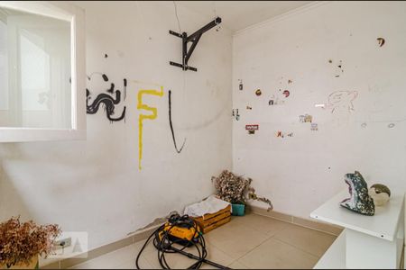 Casa à venda com 174m², 2 quartos e 2 vagas Casa à venda com 174m², 2 quartos e 2 vagasQuarto de serviço