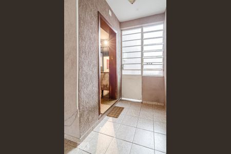 Casa à venda com 174m², 2 quartos e 2 vagas Casa à venda com 174m², 2 quartos e 2 vagasEntrada