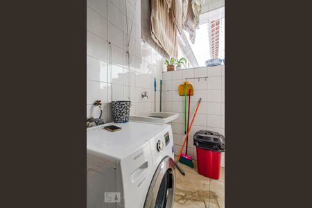 Casa à venda com 174m², 2 quartos e 2 vagas Casa à venda com 174m², 2 quartos e 2 vagasÁrea de serviço