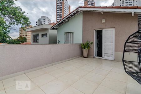 Casa à venda com 174m², 2 quartos e 2 vagas Casa à venda com 174m², 2 quartos e 2 vagasVaranda