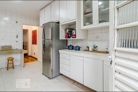 Casa à venda com 174m², 2 quartos e 2 vagas Casa à venda com 174m², 2 quartos e 2 vagasCozinha