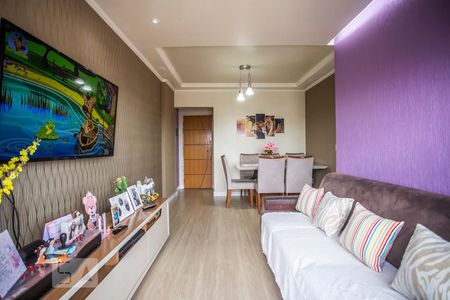 Sala de Estar de apartamento à venda com 3 quartos, 70m² em Vila Fachini, São Paulo