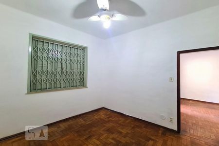 Quarto 1 de casa para alugar com 2 quartos, 65m² em Inhaúma, Rio de Janeiro