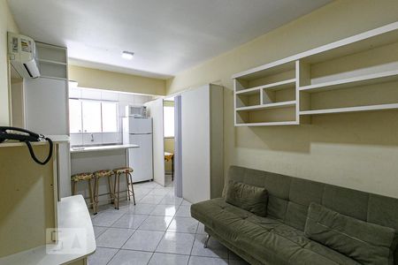 Sala de apartamento para alugar com 1 quarto, 37m² em Centro Histórico, Porto Alegre