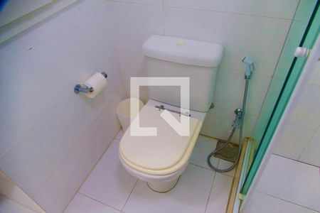 Apartamento para alugar com 100m², 3 quartos e 1 vaga Apartamento para alugar com 100m², 3 quartos e 1 vagaBanheiro social