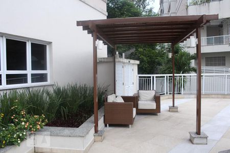 Apartamento à venda com 100m², 2 quartos e 1 vagaÁrea comum