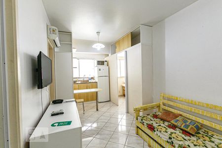 Sala/Cozinha de apartamento para alugar com 1 quarto, 36m² em Centro Histórico, Porto Alegre