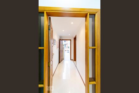 Casa à venda com 200m², 3 quartos e 2 vagas Casa à venda com 200m², 3 quartos e 2 vagasHall de Entrada