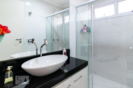 Casa à venda com 200m², 3 quartos e 2 vagas Casa à venda com 200m², 3 quartos e 2 vagasBanheiro Social